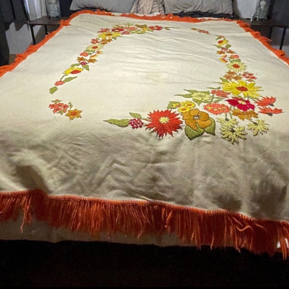FINAL>GONE Needlepoint Hand-.embroidered Fringed Floral bedspread blanket